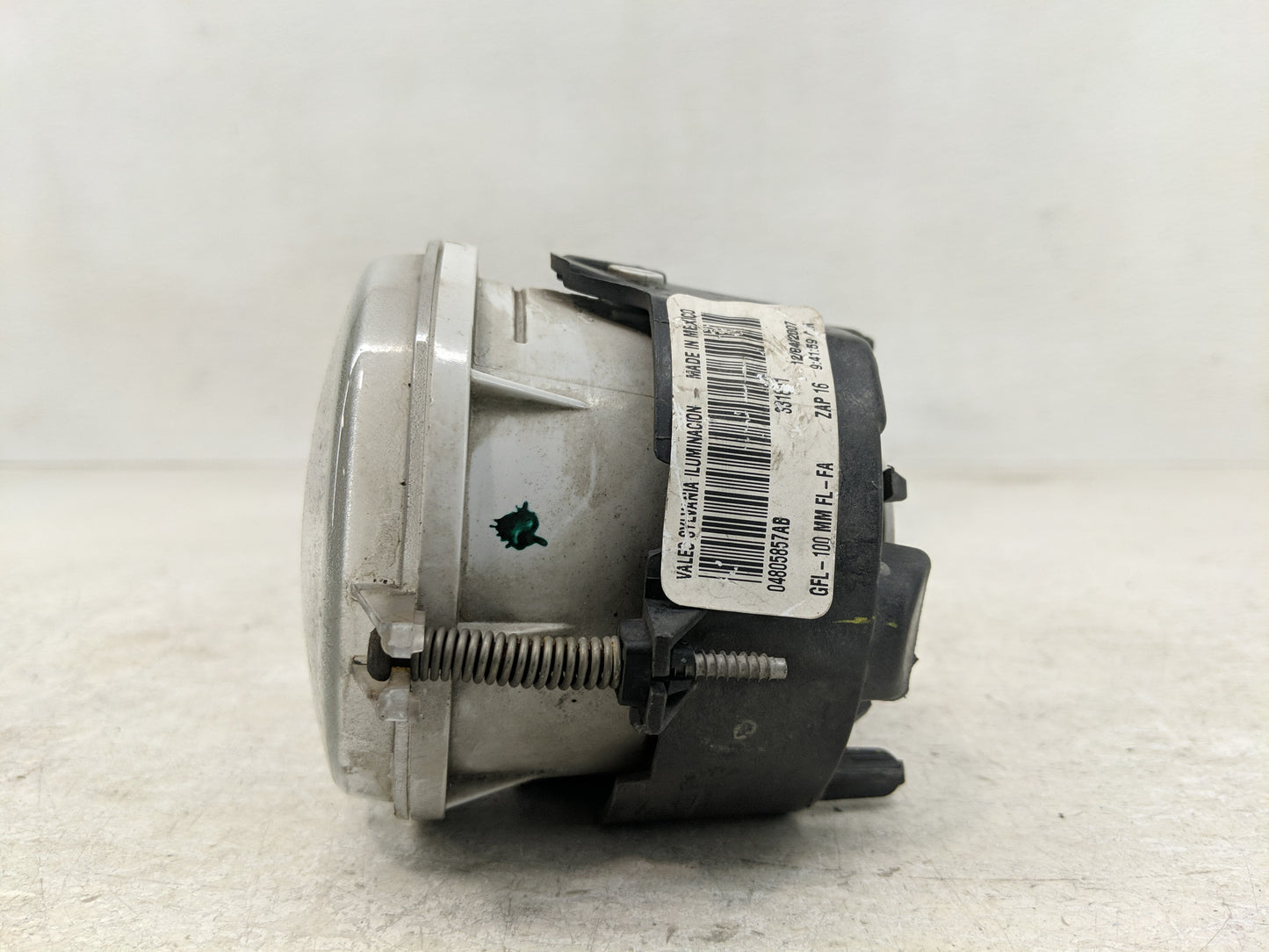 2005-2009 Chrysler Town & Country Passenger Right Oem Fog Light Lamp - Oemusedautoparts1.com