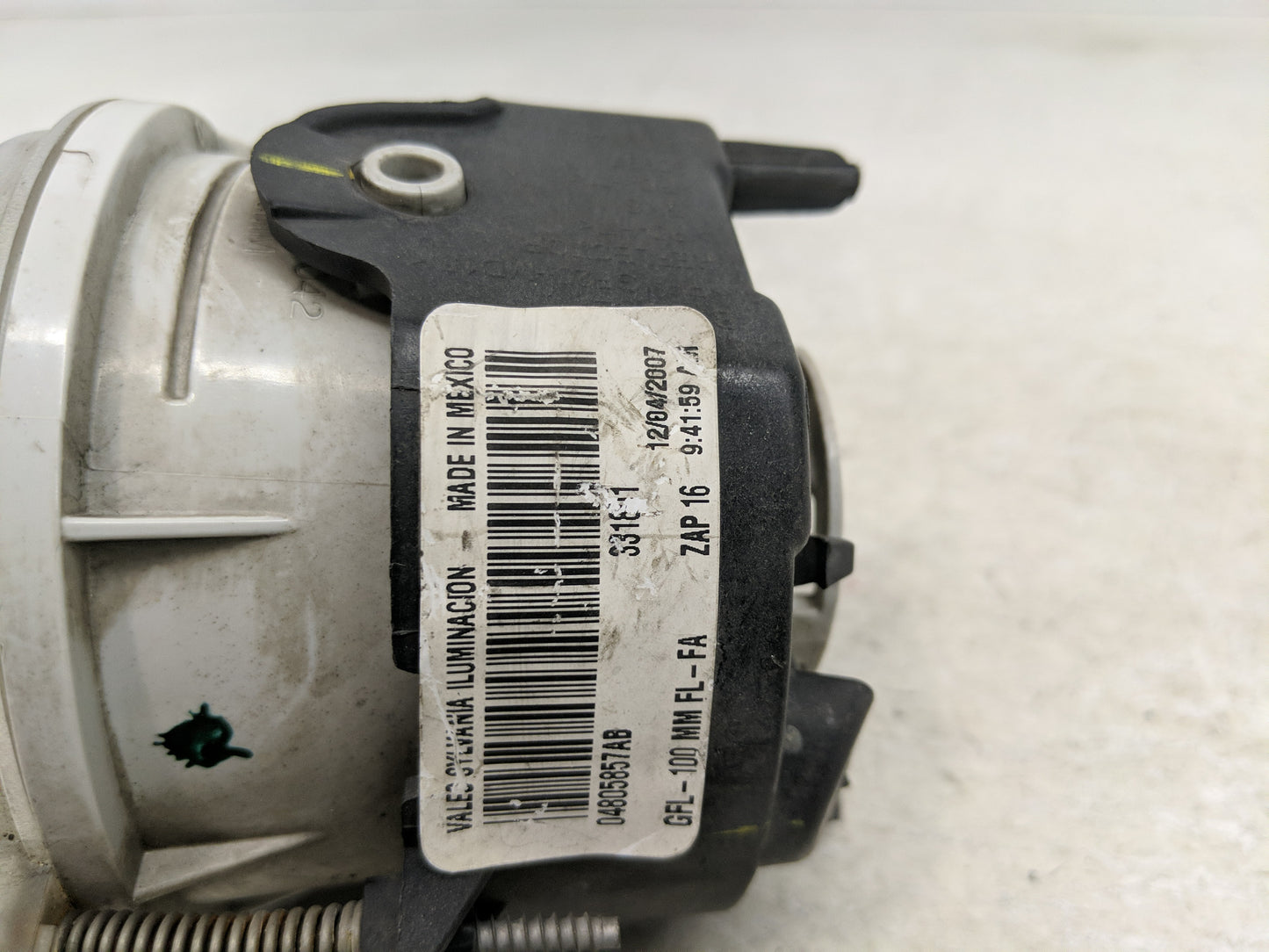 2005-2009 Chrysler Town & Country Passenger Right Oem Fog Light Lamp - Oemusedautoparts1.com