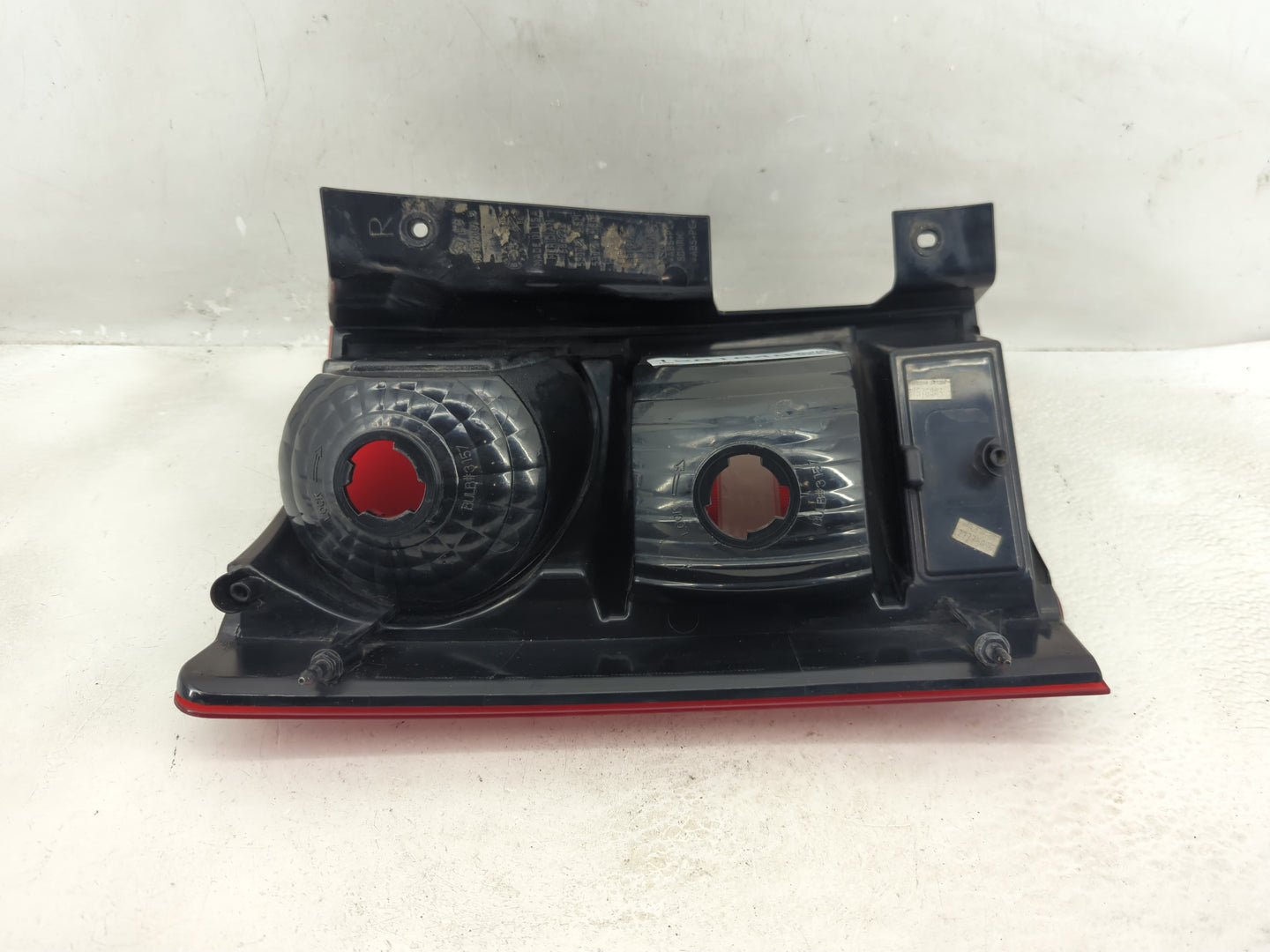 2008-2010 Chrysler Town & Country Tail Light Assembly Passenger Right OEM P/N:58622E Fits Fits 2008 2009 2010 OEM Used Auto 