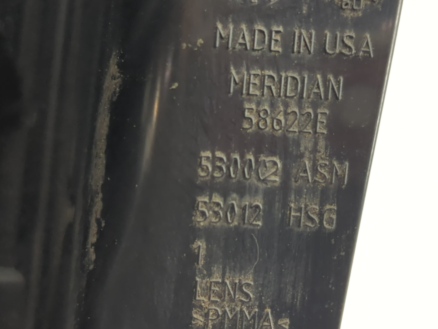 2008-2010 Chrysler Town & Country Tail Light Assembly Passenger Right OEM P/N:58622E Fits Fits 2008 2009 2010 OEM Used Auto 