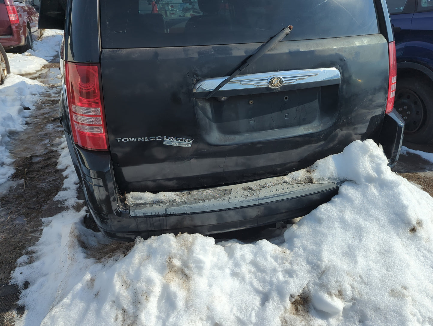 2008-2010 Chrysler Town & Country Rear Bumper Assembly Oem - Oemusedautoparts1.com
