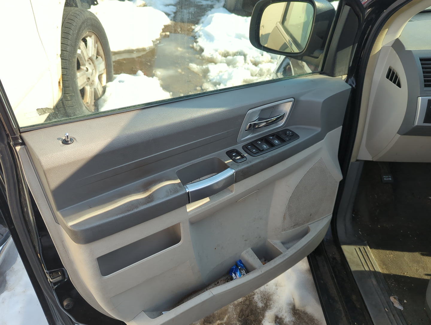 2008 Chrysler Town & Country Front Left Driver Interior Door Panel Trim 1366639 - Oemusedautoparts1.com