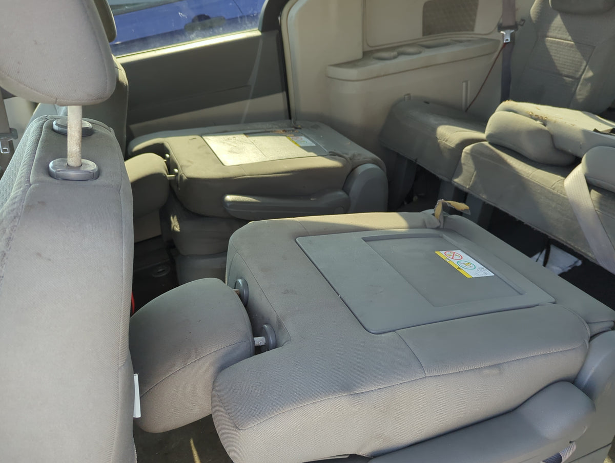 2008 Chrysler Town & Country Rear Seat Oem 1366654 - Oemusedautoparts1.com