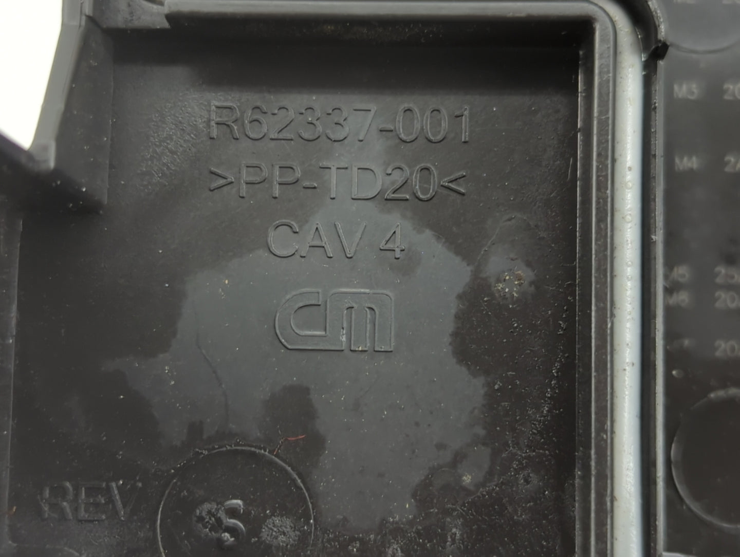 2008 Chrysler Town & Country Fusebox Fuse Box Relay Module R62337-001 - Oemusedautoparts1.com