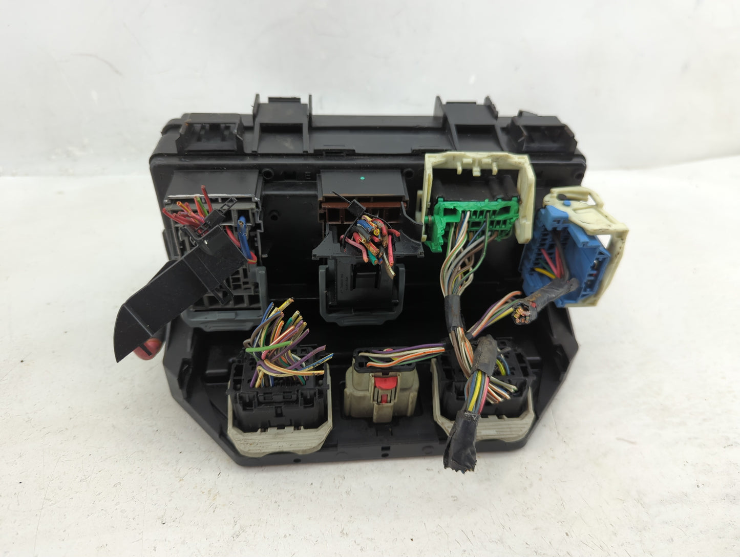 2008 Chrysler Town & Country Fusebox Fuse Box Relay Module R62337-001 - Oemusedautoparts1.com