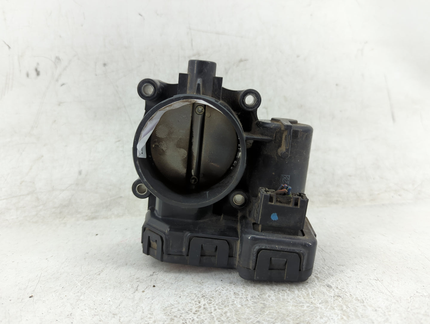 2008-2010 Chrysler Town & Country Throttle Body P/N:04593858AA Fits Fits 2008 2009 2010 2011 OEM Used Auto Parts - Oemusedau