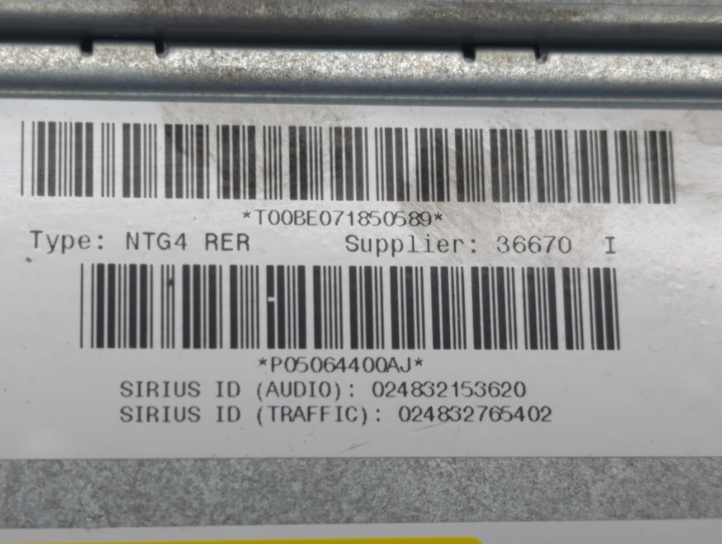 2008-2009 Chrysler Town & Country Radio AM FM Cd Player Receiver Replacement P/N:P05064400AJ Fits Fits 2008 2009 OEM Used Au