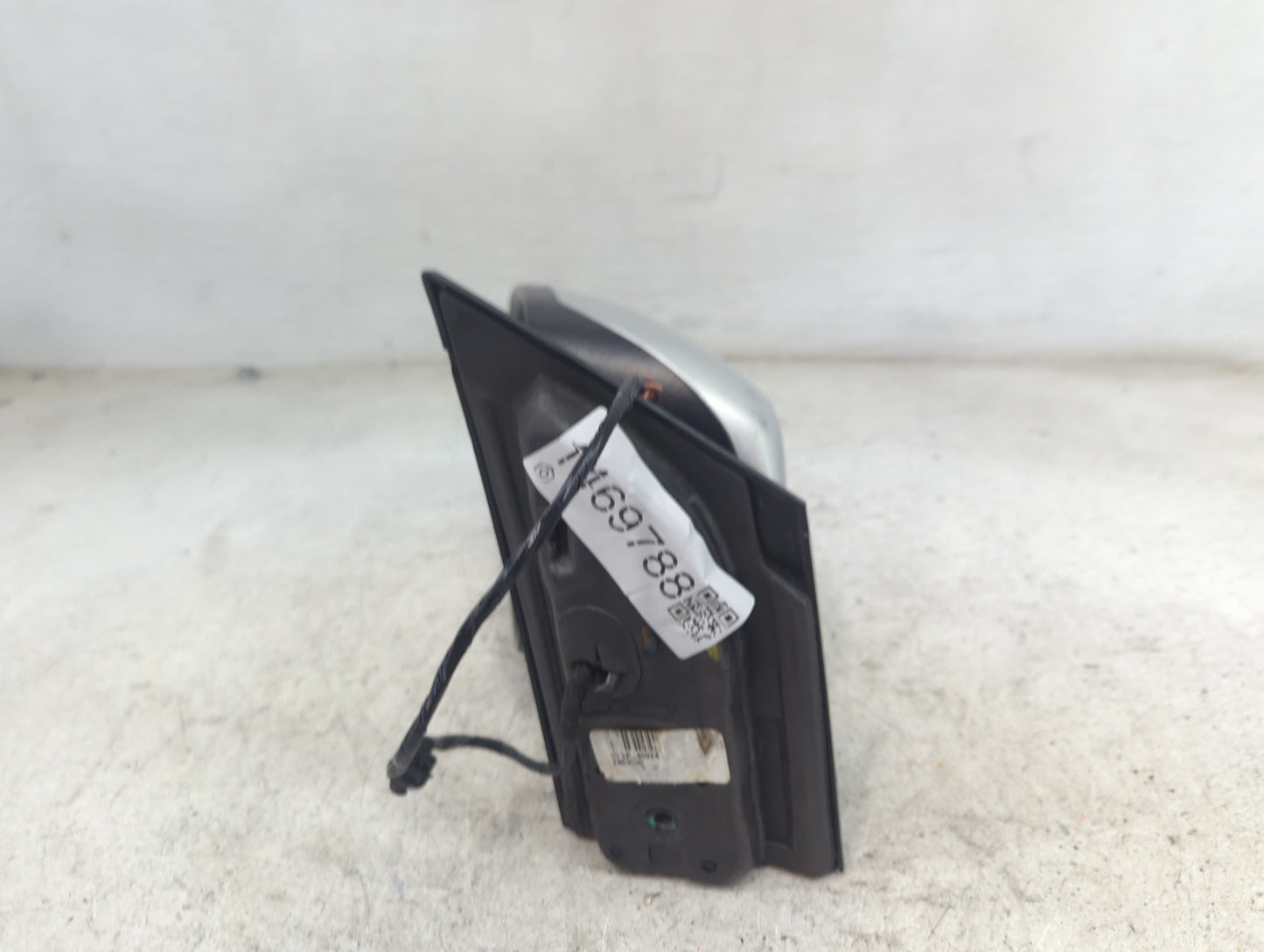 2008-2010 Chrysler Town & Country Driver Side View Mirror - Left Door Mirror OEM Used - Oemusedautoparts1.com