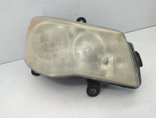 2008 Chrysler Town & Country Tail Light Assembly Passenger Right OEM P/N:264214-00 Fits OEM Used Auto Parts