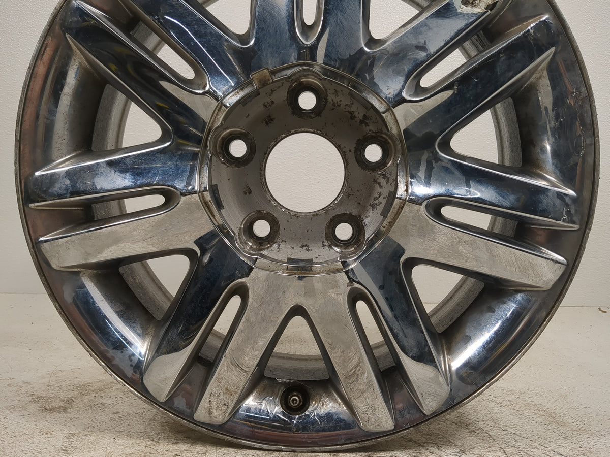 2008 Chrysler Town & Country Driver Front Wheel Hub Oem Chrome - Oemusedautoparts1.com