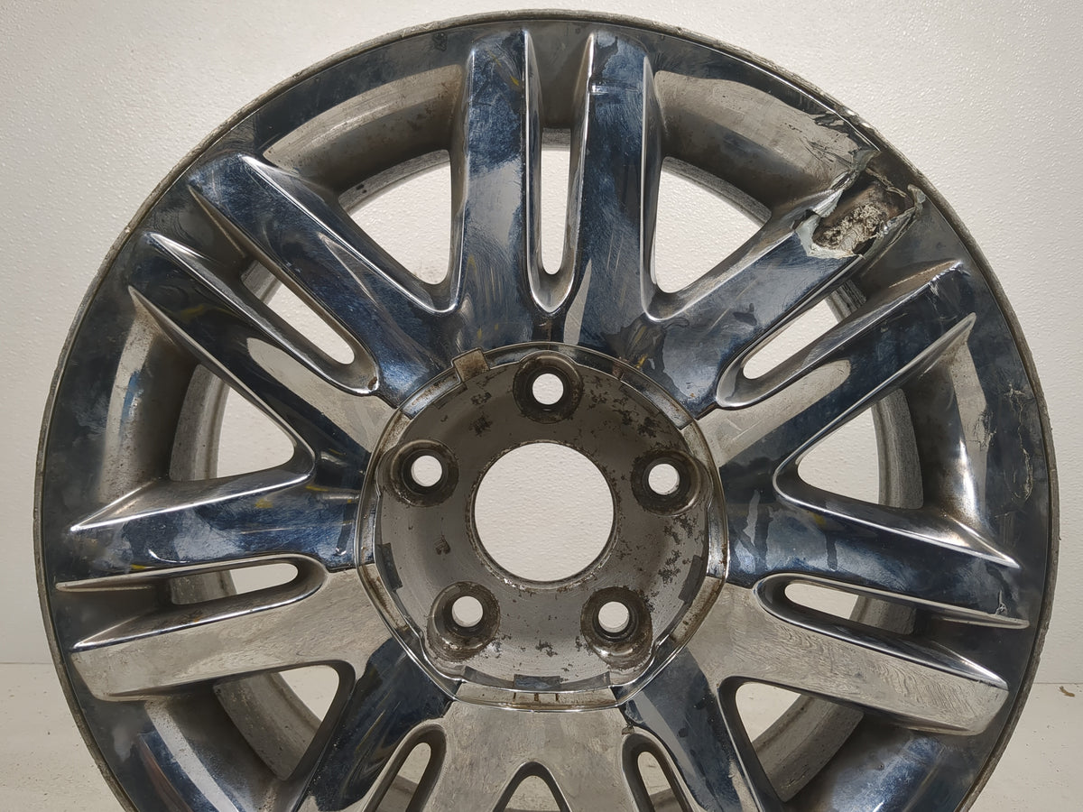 2008 Chrysler Town & Country Driver Front Wheel Hub Oem Chrome - Oemusedautoparts1.com