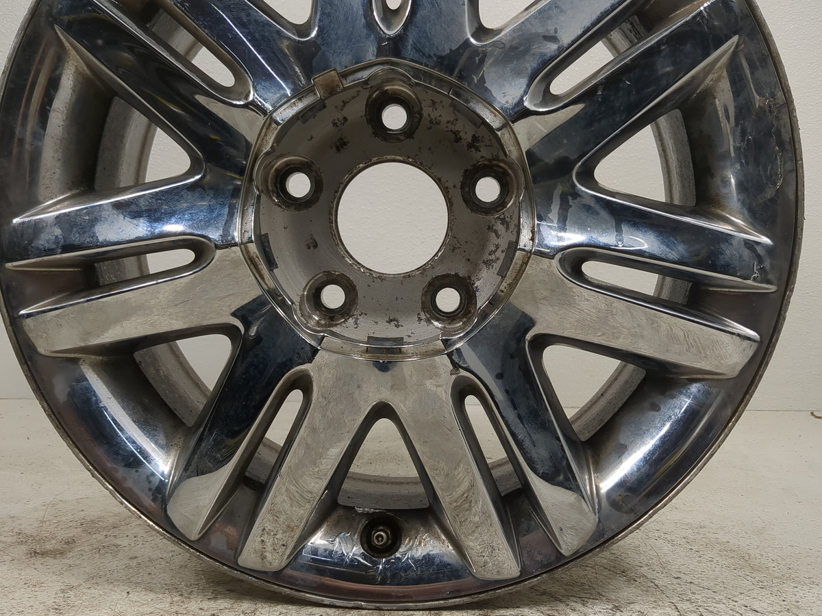 2008 Chrysler Town & Country Driver Front Wheel Hub Oem Chrome - Oemusedautoparts1.com