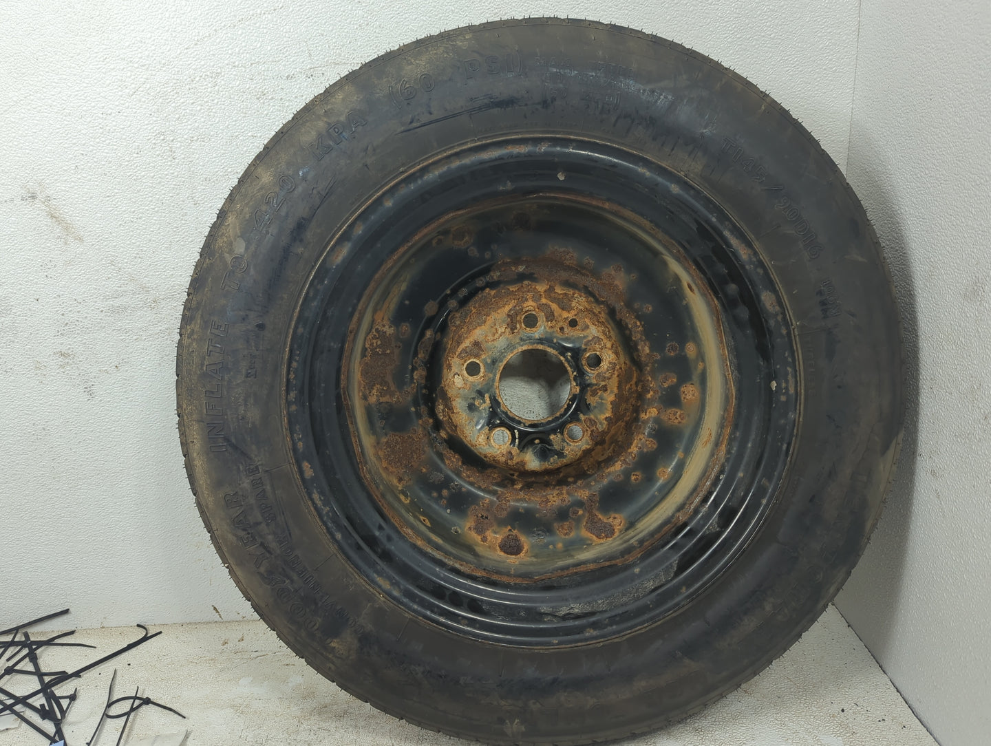 2008-2015 Chrysler Town & Country Spare Donut Tire Wheel Rim Oem - Oemusedautoparts1.com
