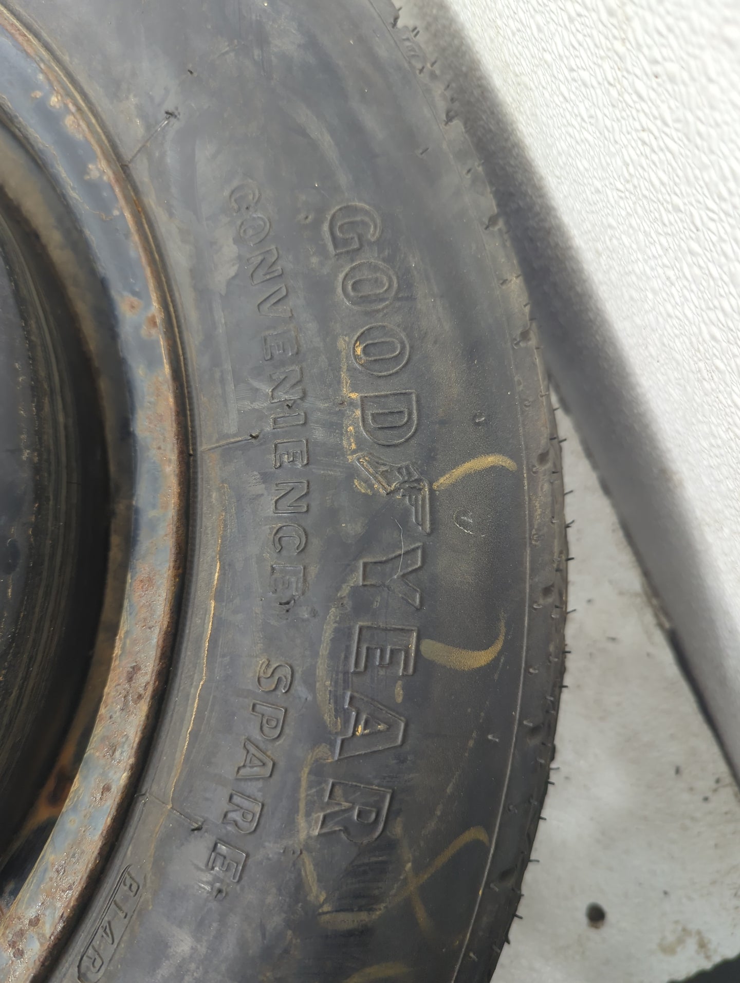 2008-2015 Chrysler Town & Country Spare Donut Tire Wheel Rim Oem - Oemusedautoparts1.com