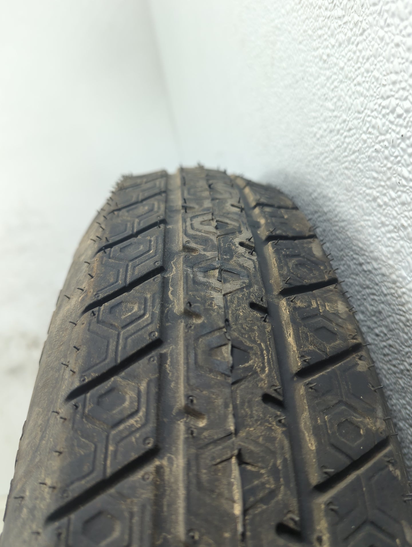 2008-2015 Chrysler Town & Country Spare Donut Tire Wheel Rim Oem - Oemusedautoparts1.com