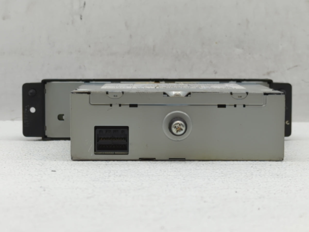 2008-2008 Chrysler Town & Country Am Fm Cd Player Radio Receiver 515395 - Oemusedautoparts1.com