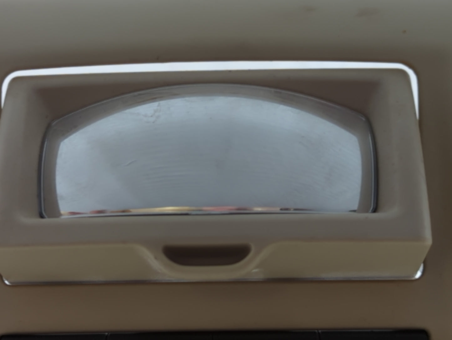 2008 Chrysler Town & Country Overhead Roof Console - Oemusedautoparts1.com