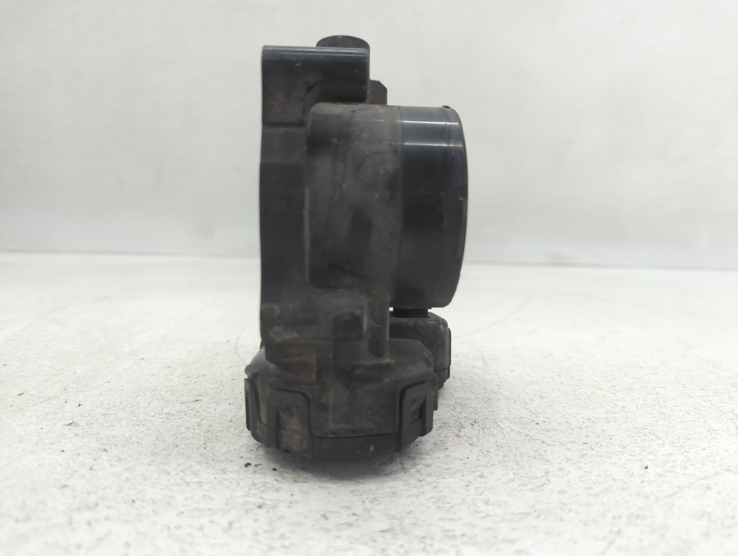 2008-2010 Chrysler Town & Country Throttle Body P/N:459-358AA Fits Fits 2008 2009 2010 2011 OEM Used Auto Parts - Oemusedaut