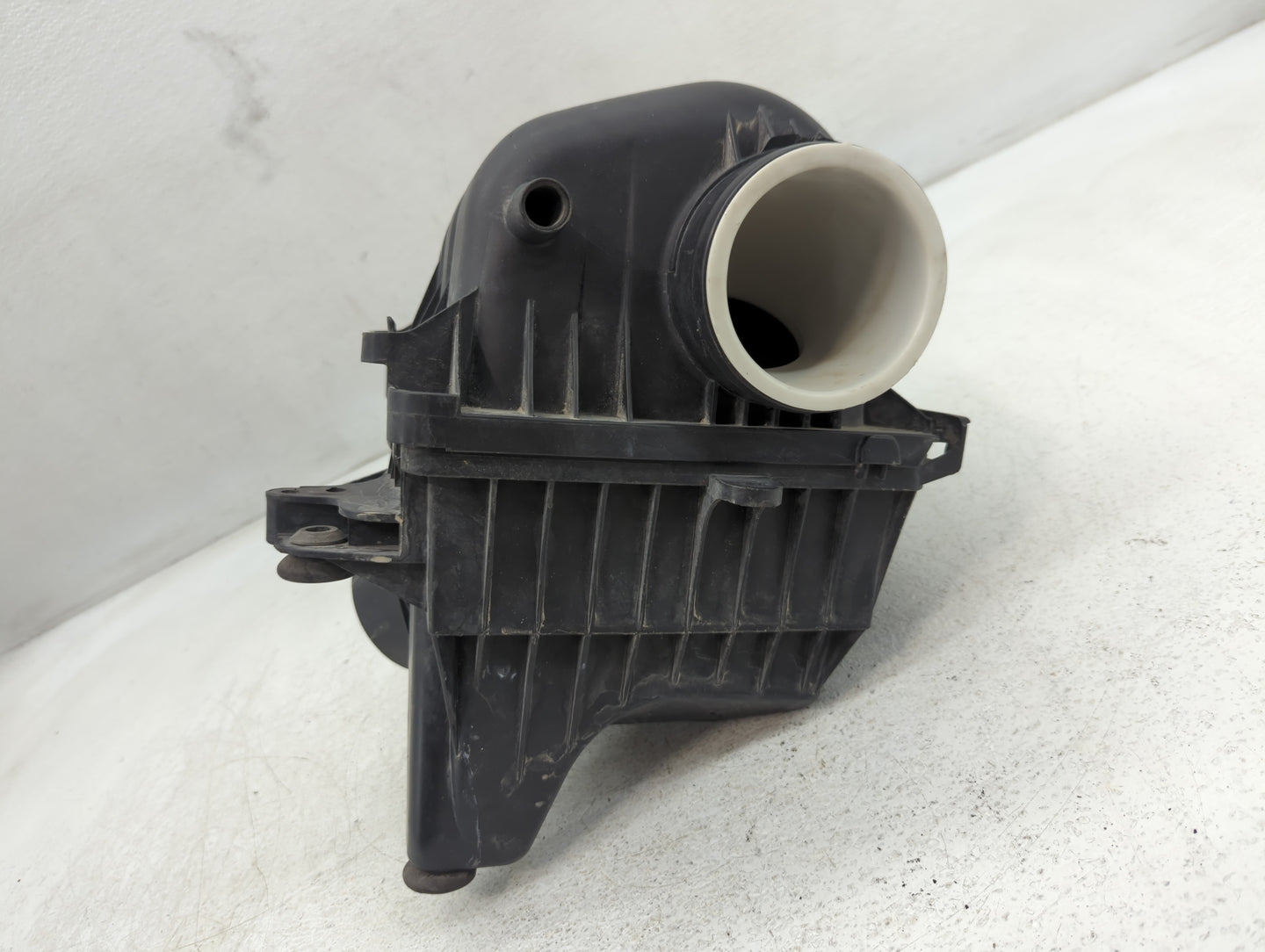 2008-2010 Chrysler Town & Country Air Cleaner Intake-duct Hose Tube 677869 - Oemusedautoparts1.com