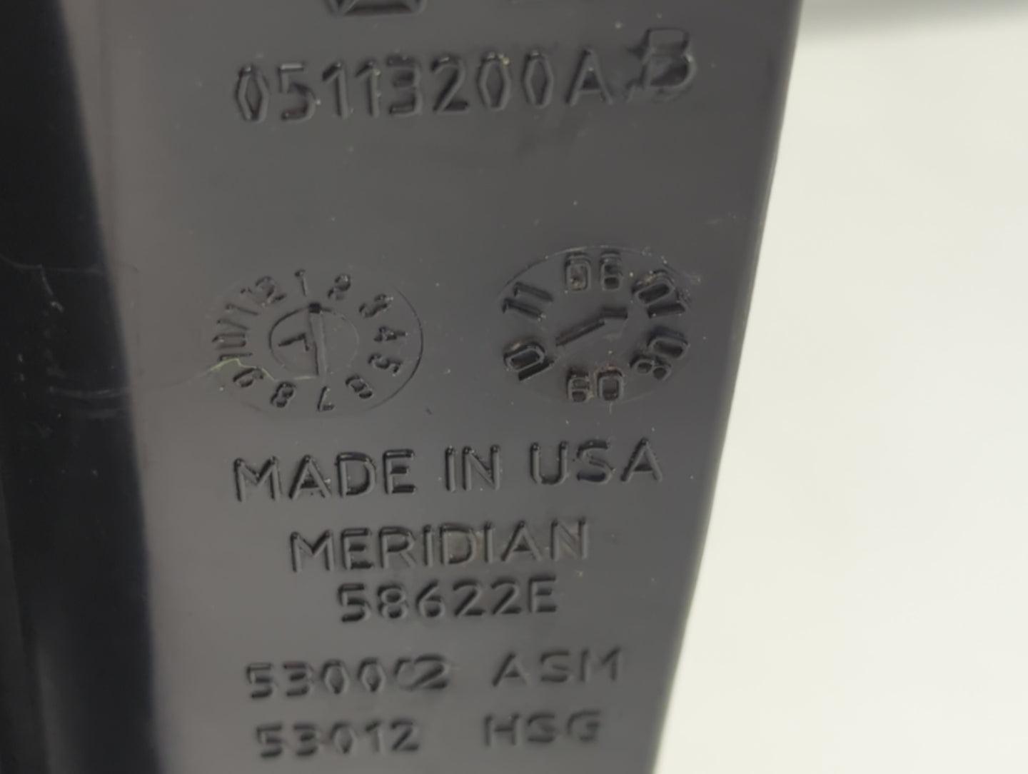 2008-2010 Chrysler Town & Country Tail Light Assembly Driver Left OEM P/N:05113200AB Fits Fits 2008 2009 2010 OEM Used Auto 