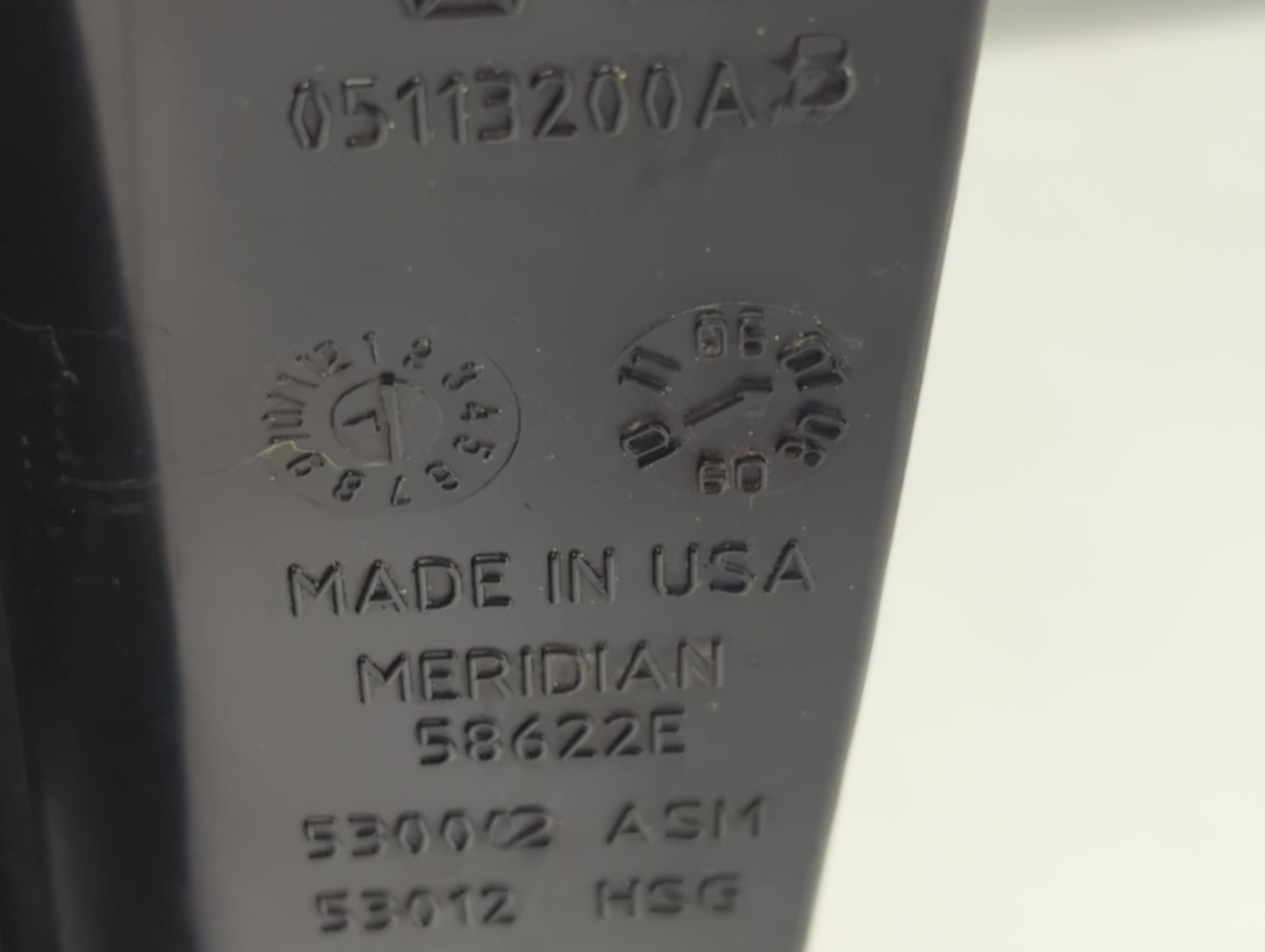 2008-2010 Chrysler Town & Country Tail Light Assembly Driver Left OEM P/N:05113200AB Fits Fits 2008 2009 2010 OEM Used Auto 