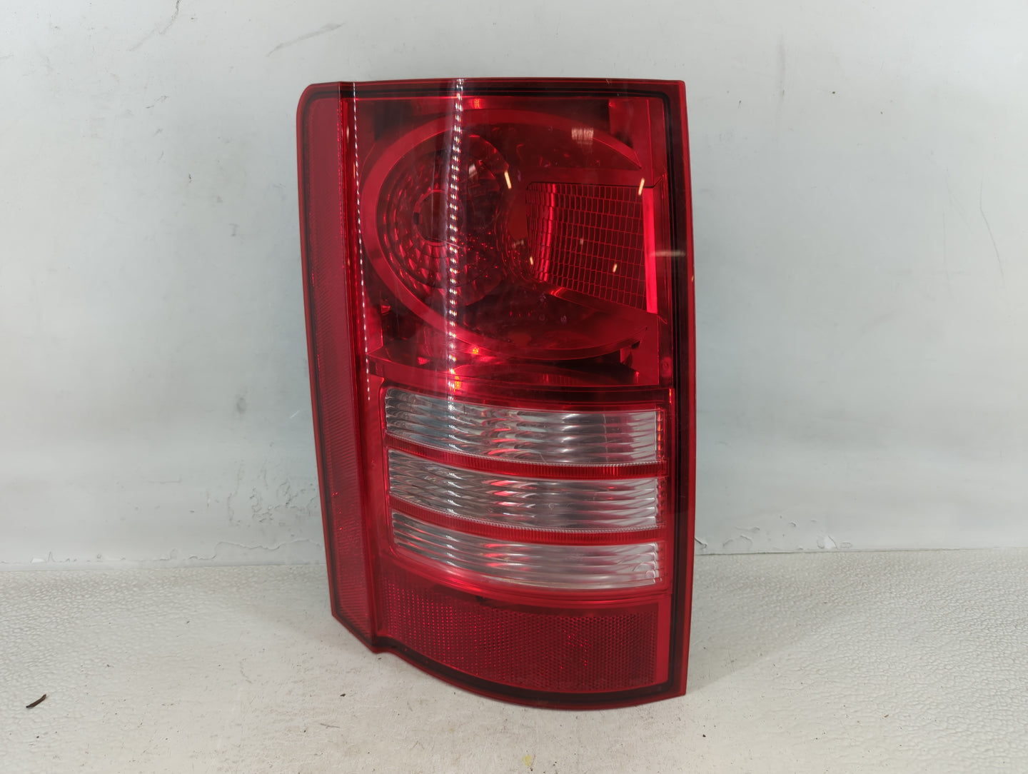 2008-2010 Chrysler Town & Country Tail Light Assembly Driver Left OEM P/N:05113201AB Fits Fits 2008 2009 2010 OEM Used Auto 