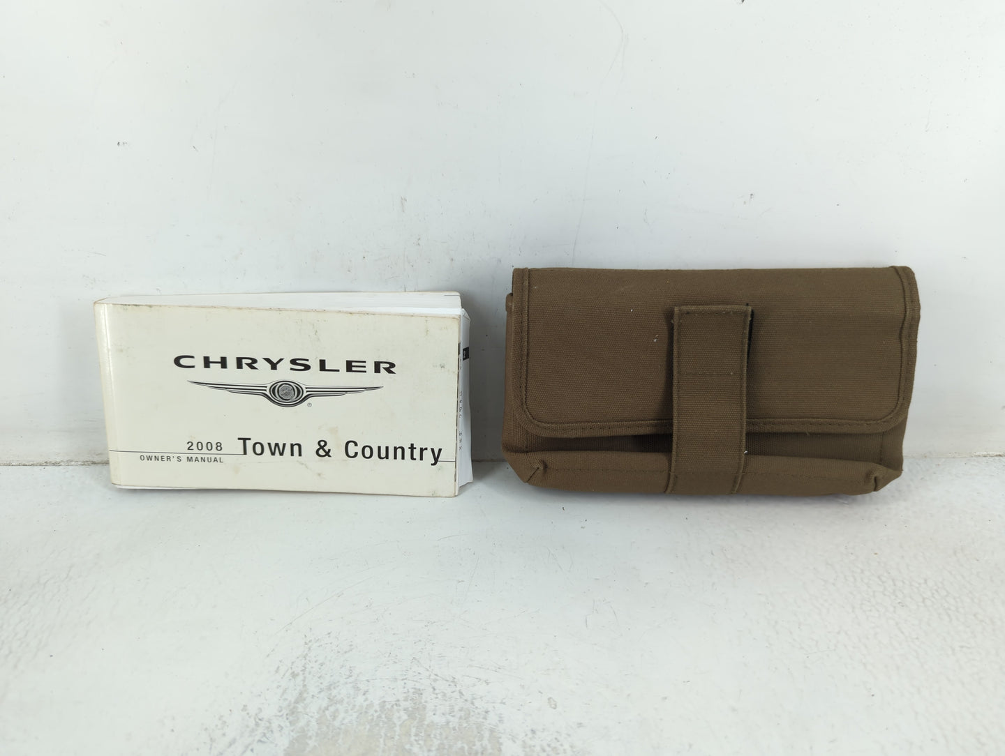 2008 Chrysler Town & Country Owners Manual Book Guide P/N:81-026-0817 OEM Used Auto Parts - Oemusedautoparts1.com