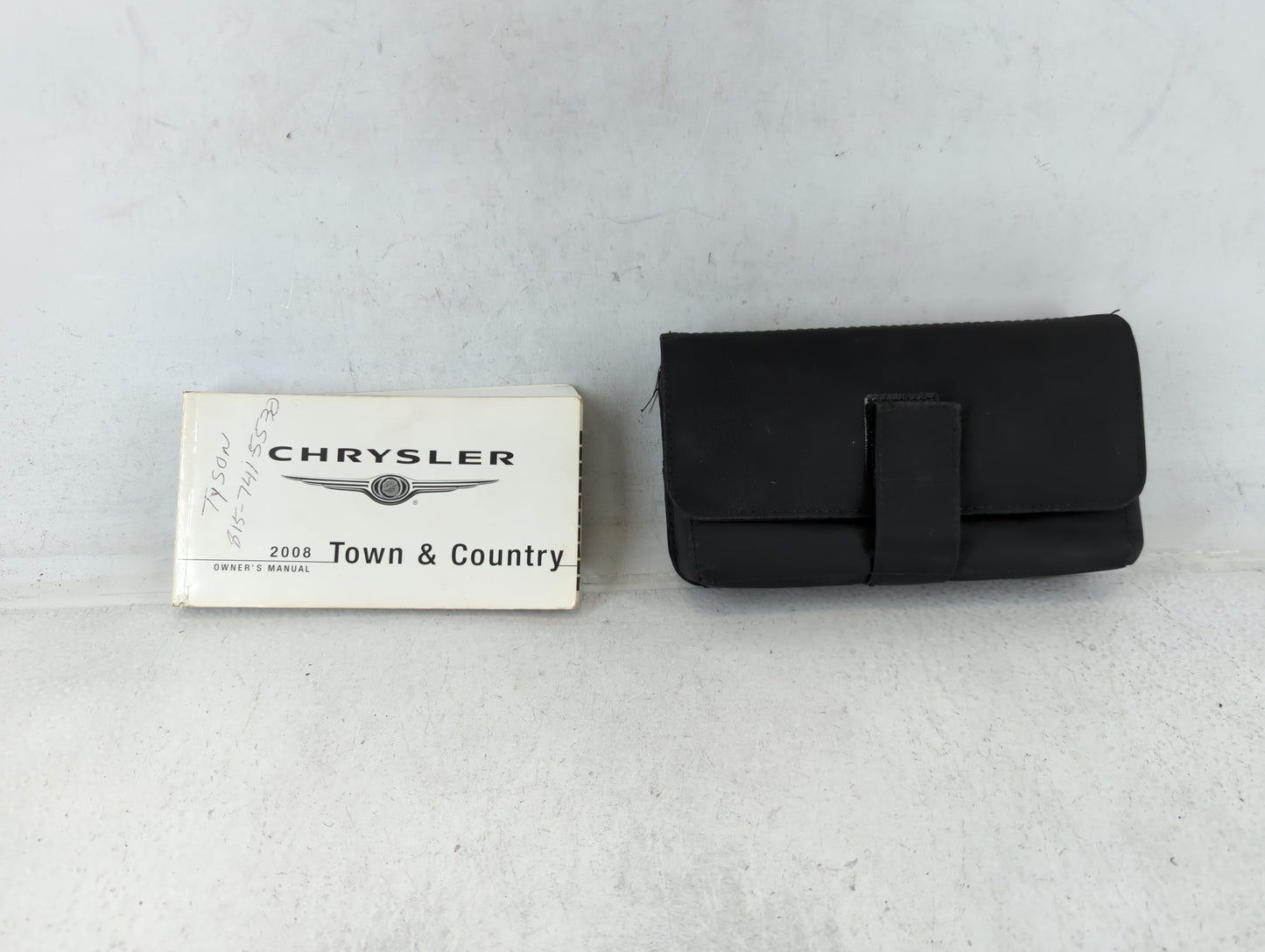 2008 Chrysler Town & Country Owners Manual Book Guide P/N:81-026-0817 OEM Used Auto Parts - Oemusedautoparts1.com