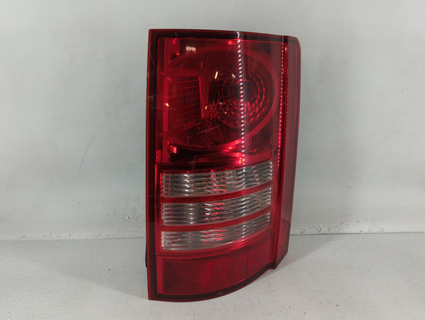 2008 Chrysler Town & Country Tail Light Assembly Driver Left OEM P/N:05113200AB Fits OEM Used Auto Parts - Oemusedautoparts1
