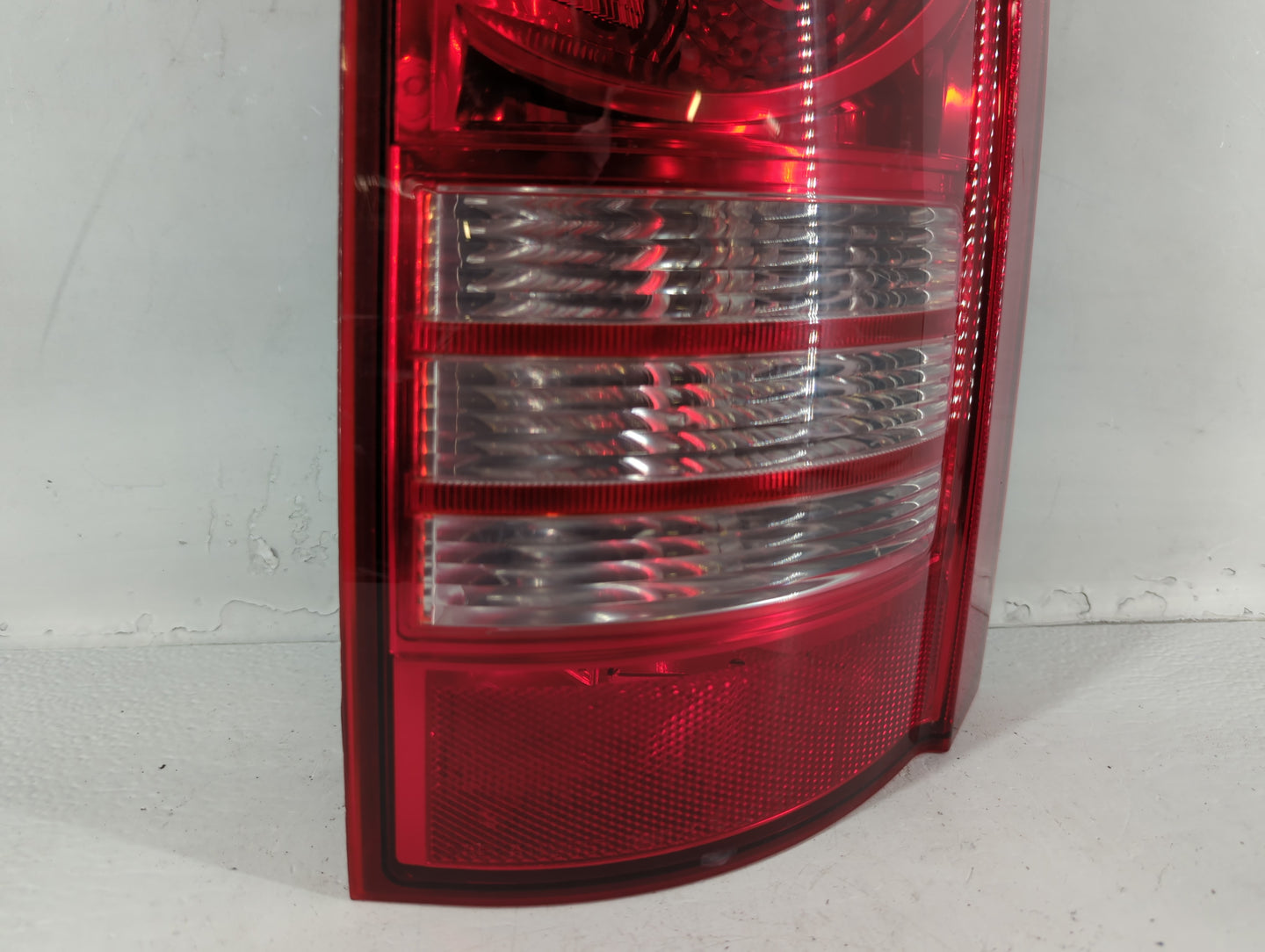 2008 Chrysler Town & Country Tail Light Assembly Driver Left OEM P/N:05113200AB Fits OEM Used Auto Parts - Oemusedautoparts1