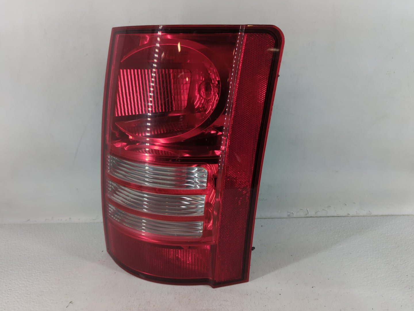 2008 Chrysler Town & Country Tail Light Assembly Driver Left OEM P/N:05113200AB Fits OEM Used Auto Parts - Oemusedautoparts1