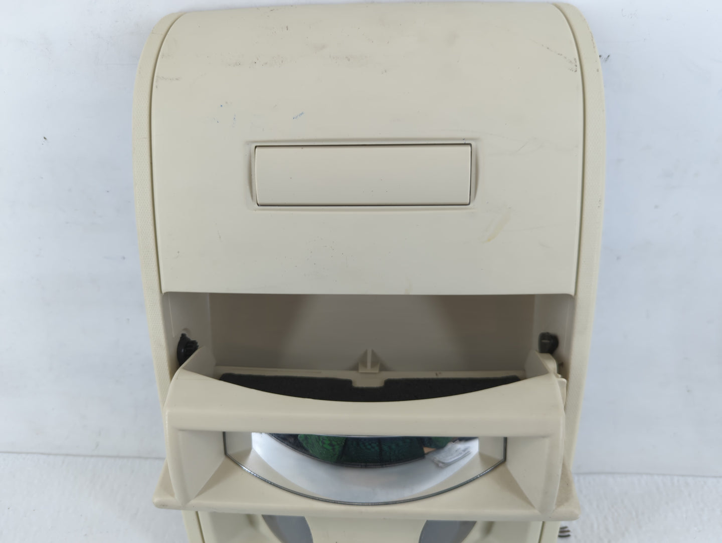 2008 Chrysler Town & Country Overhead Roof Console - Oemusedautoparts1.com