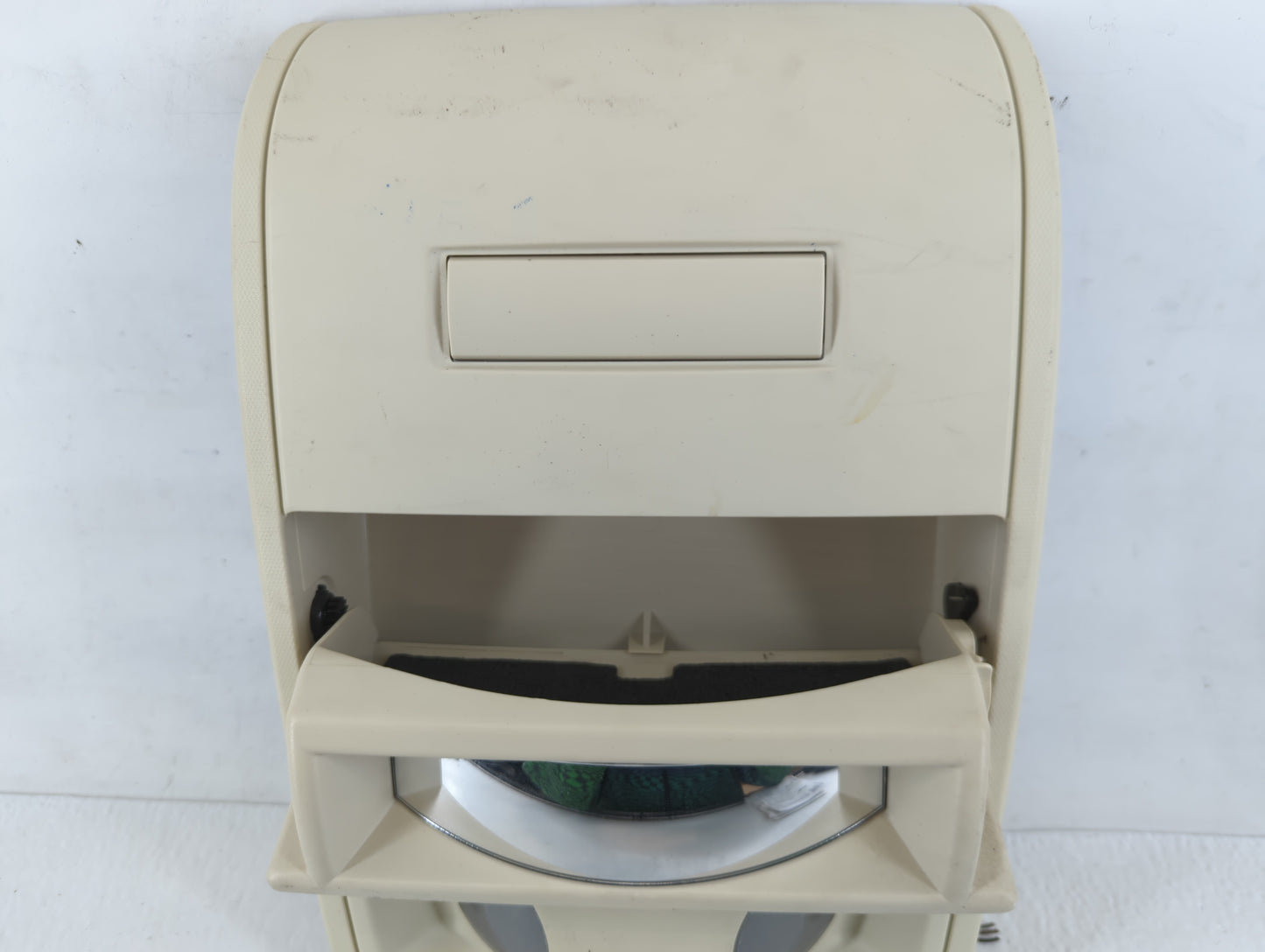 2008 Chrysler Town & Country Overhead Roof Console - Oemusedautoparts1.com