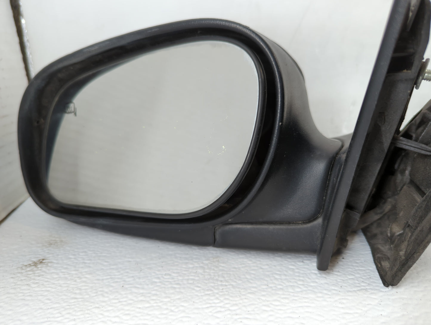2008-2010 Chrysler Town & Country Driver Side View Mirror - Left Door Mirror OEM Used - Oemusedautoparts1.com