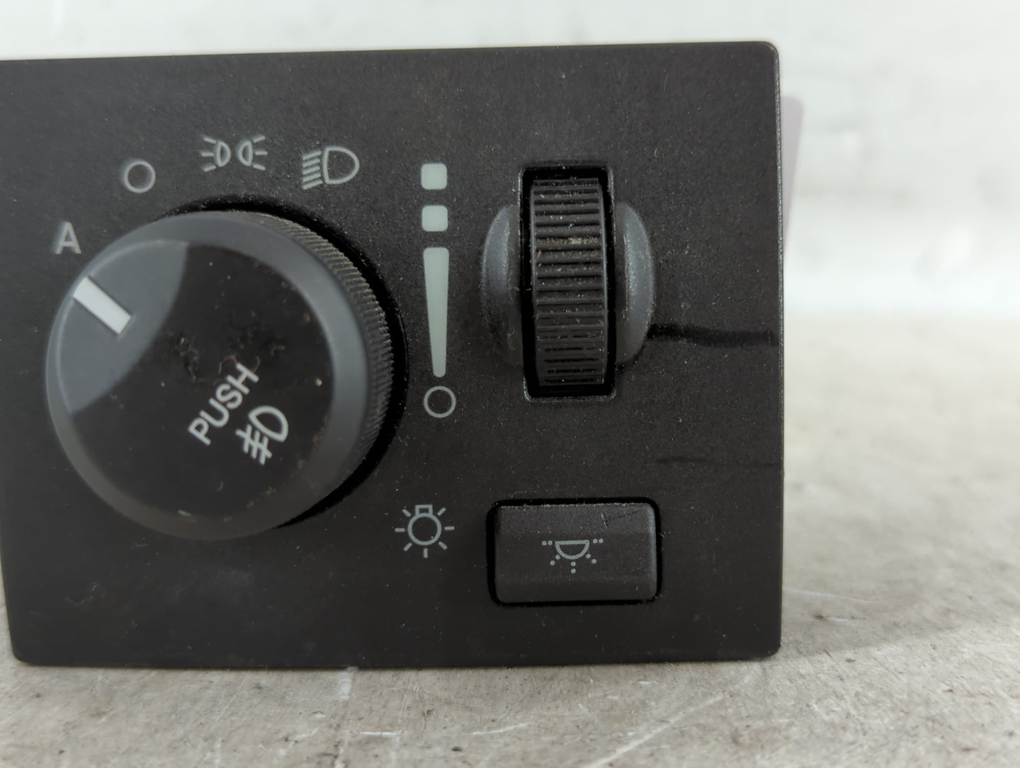 2008 Chrysler Town & Country Headlight Lamp Control Switch - Oemusedautoparts1.com