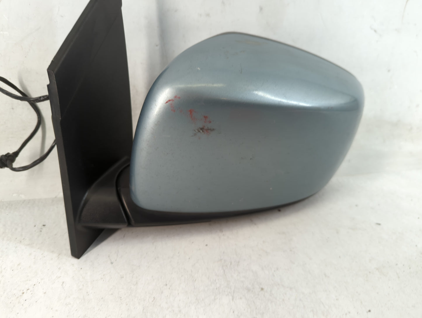 2008-2010 Chrysler Town & Country Driver Side View Mirror - Left Door Mirror OEM Used - Oemusedautoparts1.com
