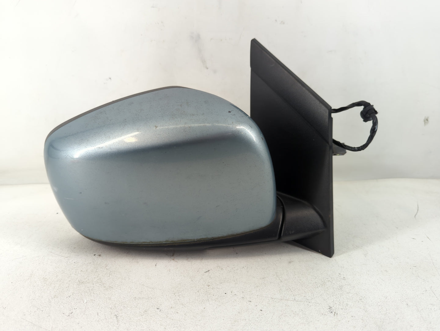 2008-2010 Chrysler Town & Country Passenger Side View Mirror - Right Door Mirror OEM Used - Oemusedautoparts1.com