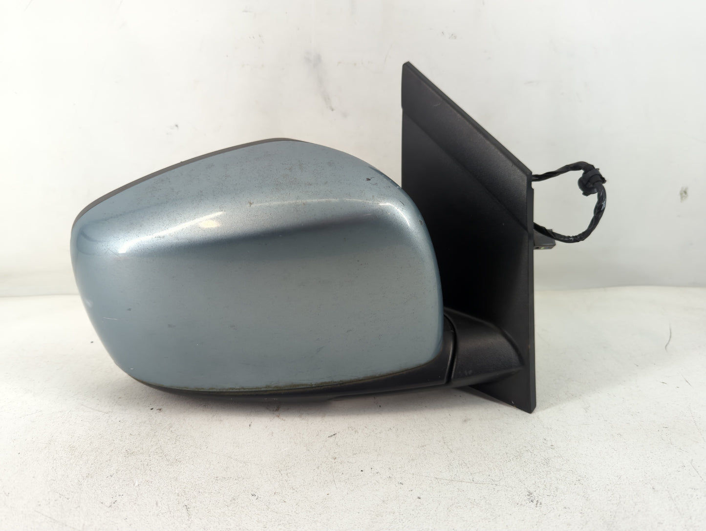2008-2010 Chrysler Town & Country Passenger Side View Mirror - Right Door Mirror OEM Used - Oemusedautoparts1.com