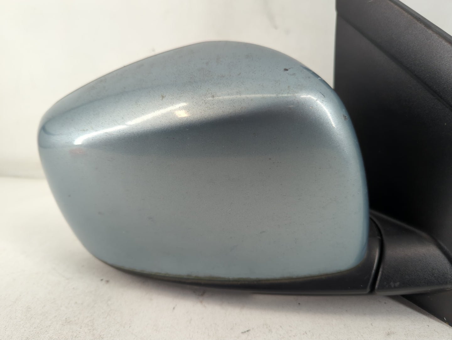 2008-2010 Chrysler Town & Country Passenger Side View Mirror - Right Door Mirror OEM Used - Oemusedautoparts1.com