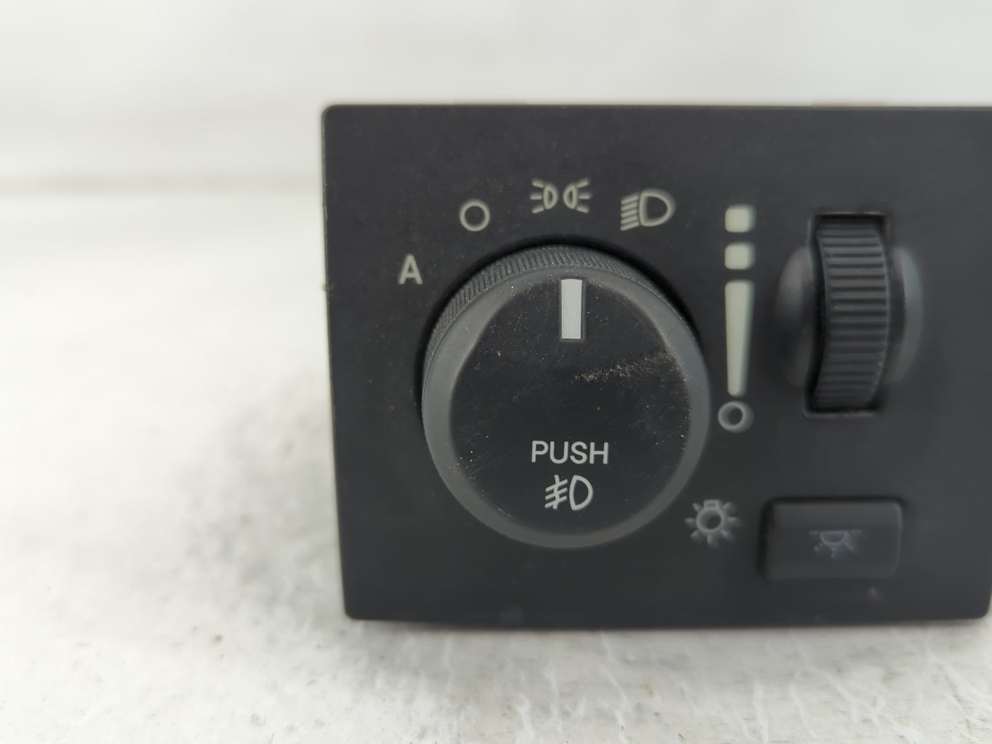 2008 Chrysler Town & Country Headlight Head Light Switch Lamp Control - Oemusedautoparts1.com