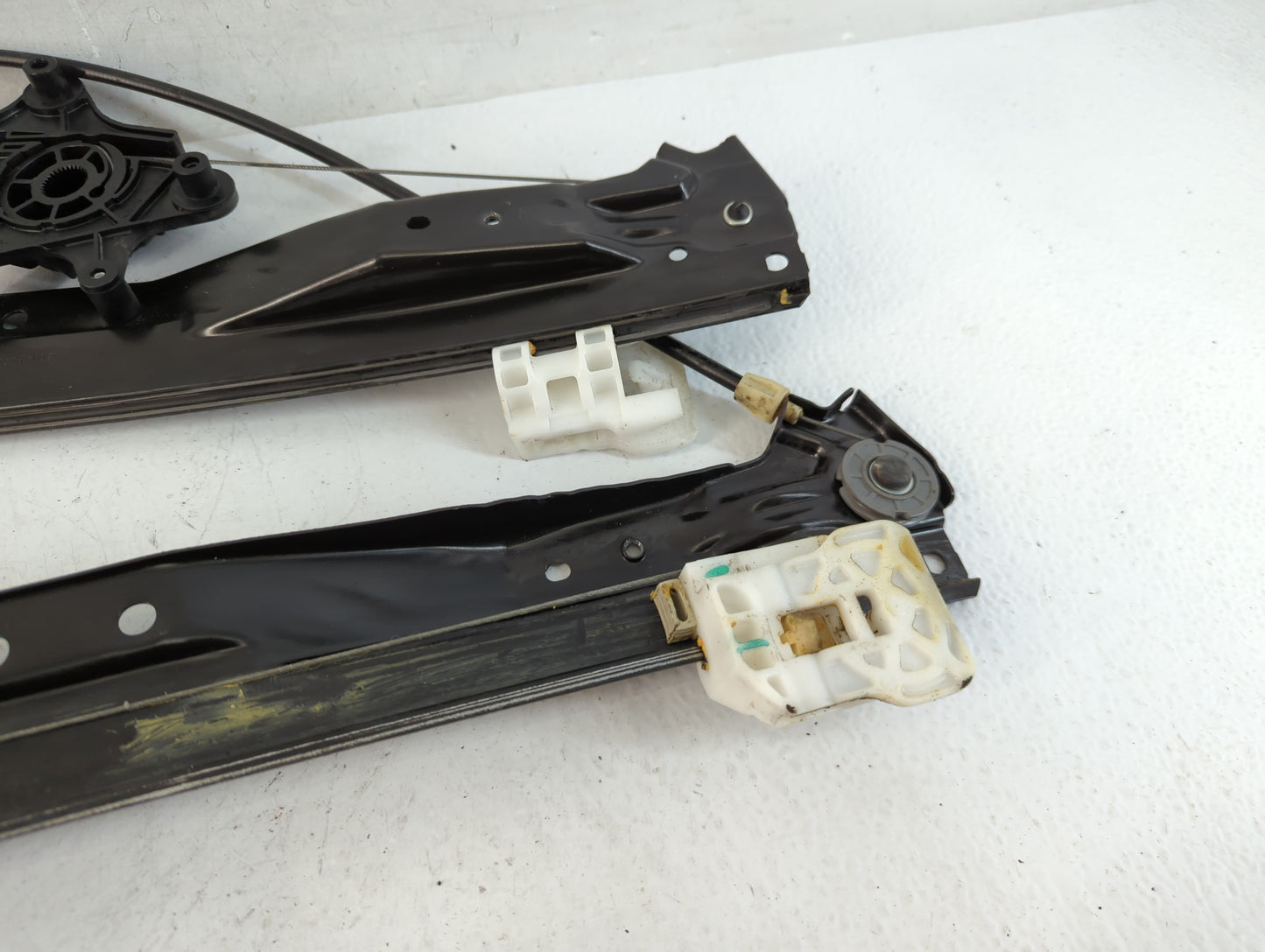 2008-2016 Chrysler Town & Country Used Window Regulator Passenger Front - Oemusedautoparts1.com