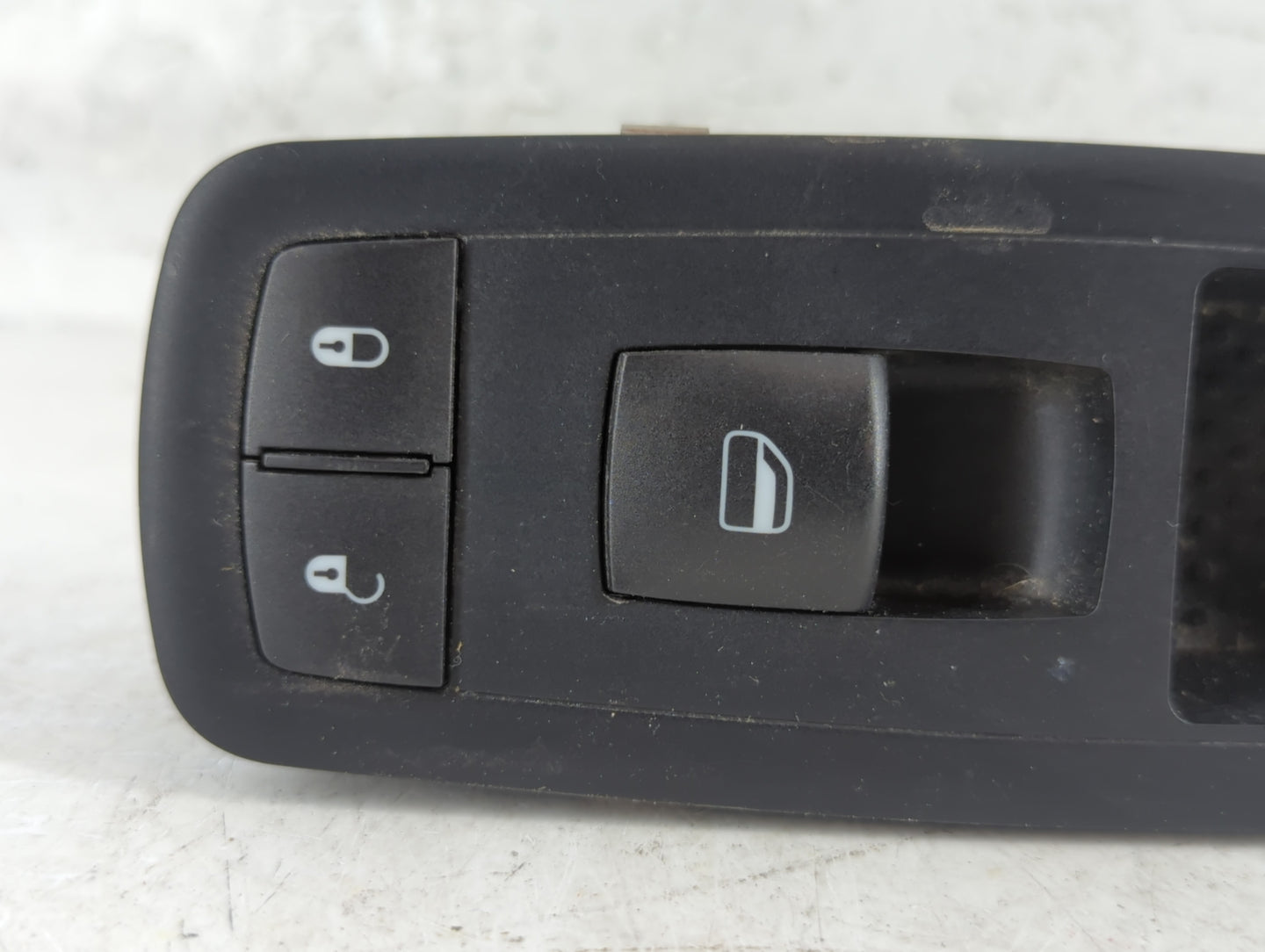 2008 Chrysler Town & Country Passenger Right Power Window Switch - Oemusedautoparts1.com