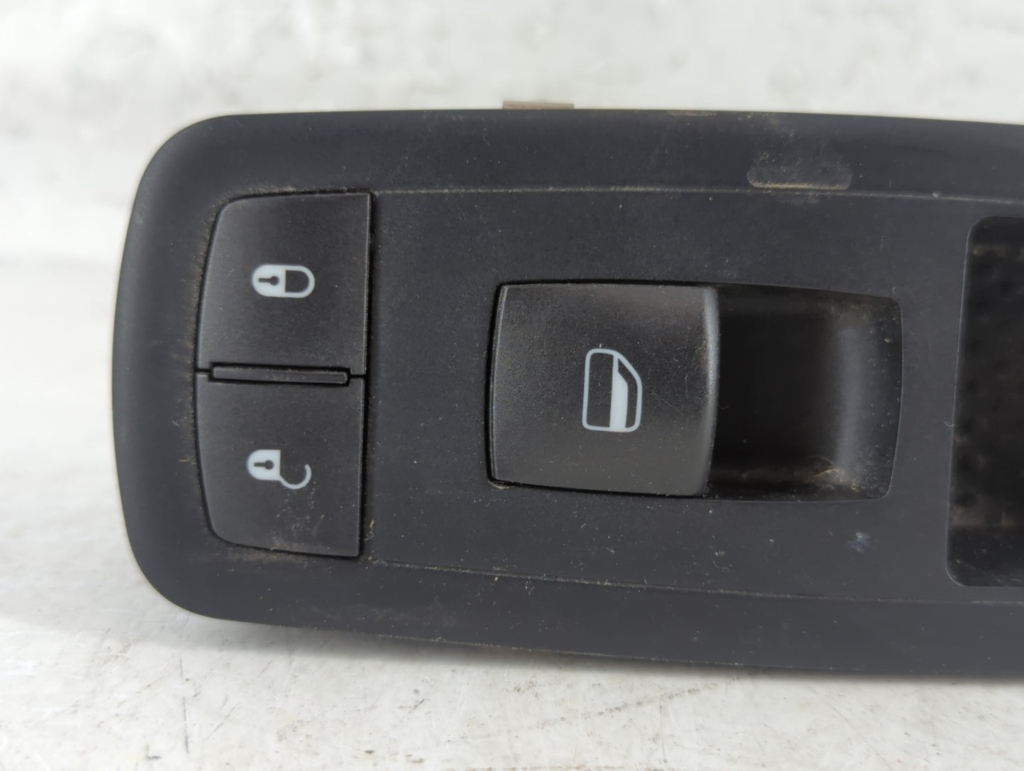 2008 Chrysler Town & Country Passenger Right Power Window Switch - Oemusedautoparts1.com