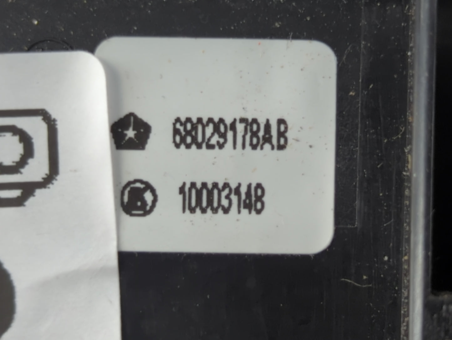 2008 Chrysler Town & Country Passenger Right Power Window Switch - Oemusedautoparts1.com