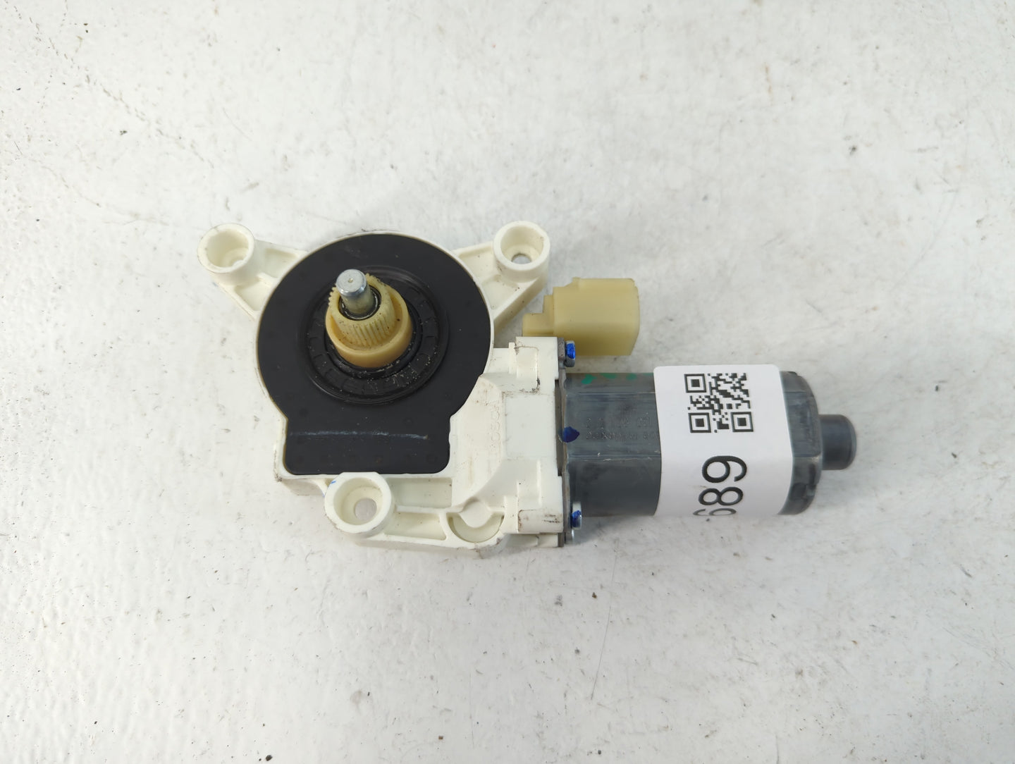 2008 Chrysler Town & Country Passenger Rear Right Power Window Motor - Oemusedautoparts1.com