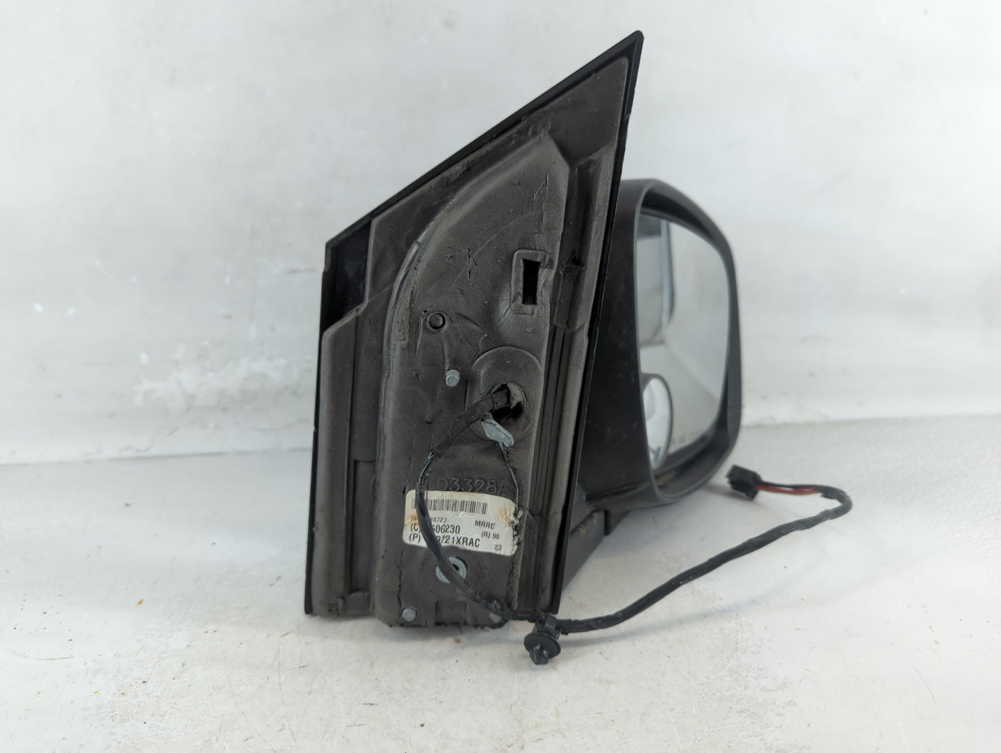 2008-2010 Chrysler Town & Country Passenger Side View Mirror - Right Door Mirror OEM Used - Oemusedautoparts1.com