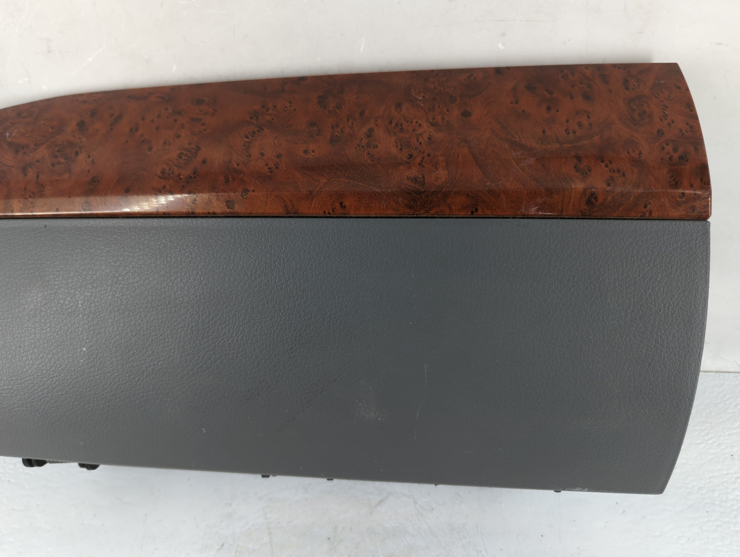2008 Chrysler Town & Country Passenger Glove Box Door Storage Compartment 928338 - Oemusedautoparts1.com