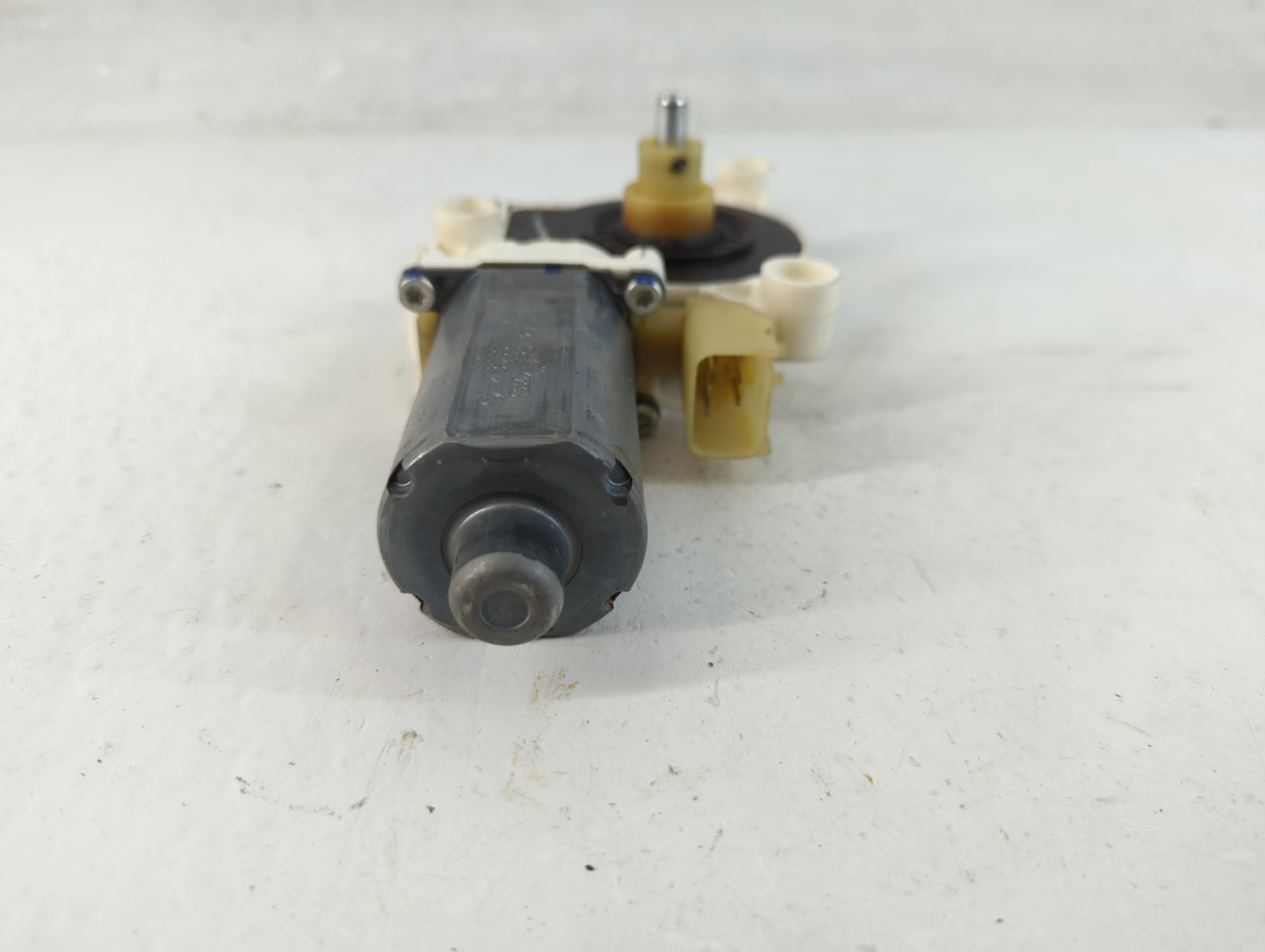 2008-2016 Chrysler Town & Country Passenger Rear Right Power Window Motor - Oemusedautoparts1.com