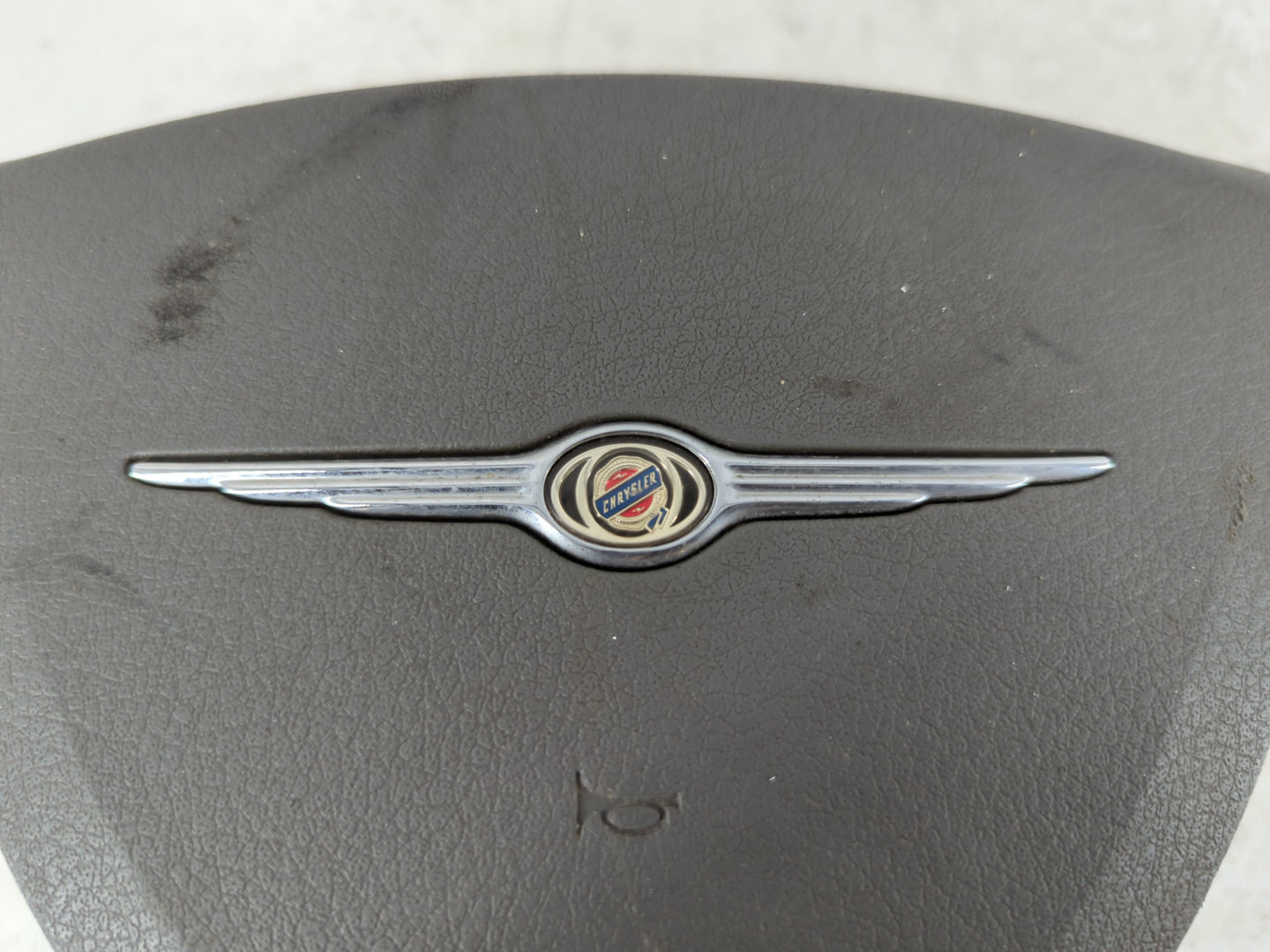 2008 Chrysler Town & Country Air Bag Driver Left Steering Wheel Mounted Fits OEM Used Auto Parts - Oemusedautoparts1.com