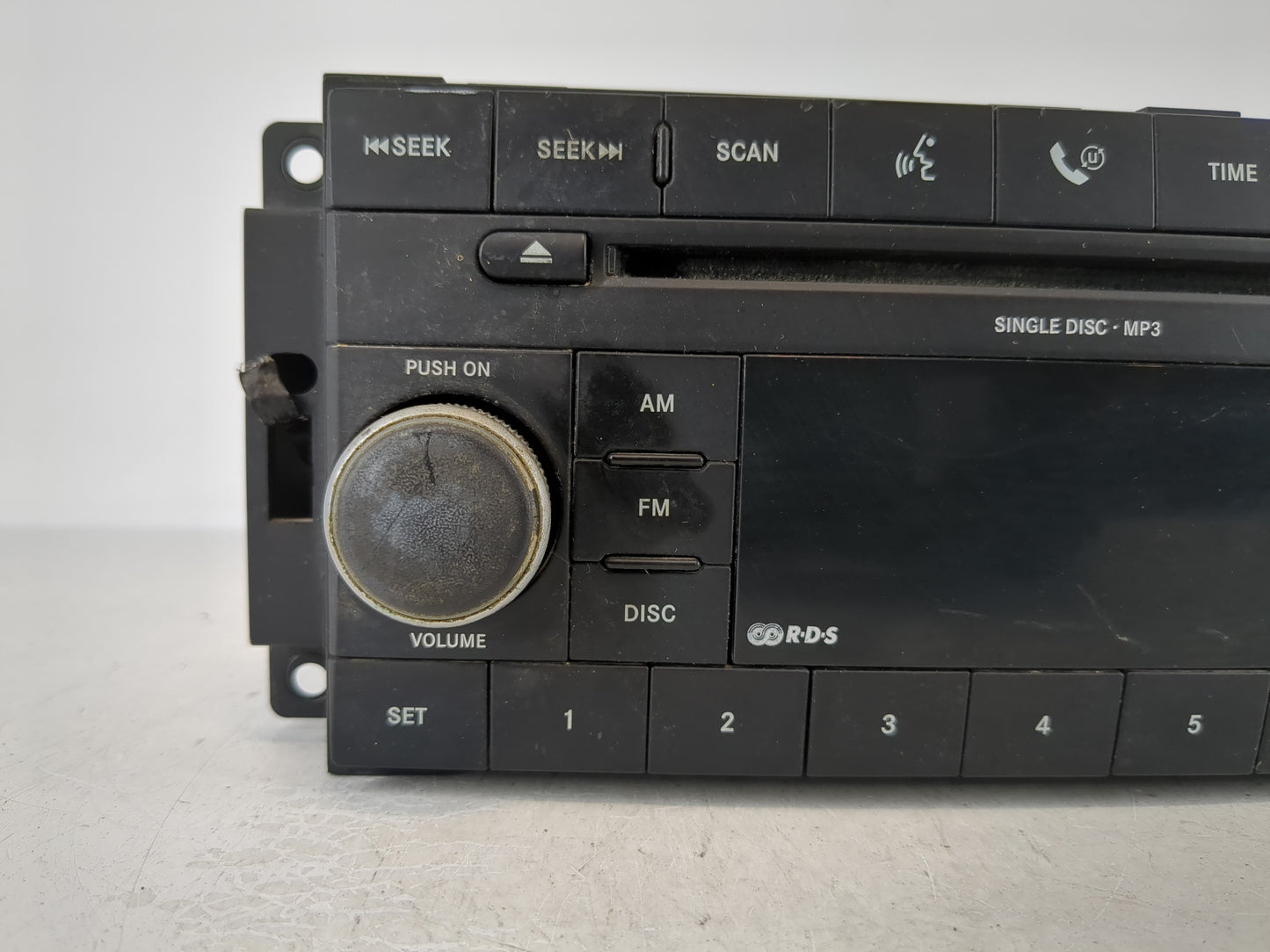 2008 Chrysler Town & Country Radio AM FM Cd Player Receiver Replacement P/N:P05064411AF Fits OEM Used Auto Parts - Oemusedau
